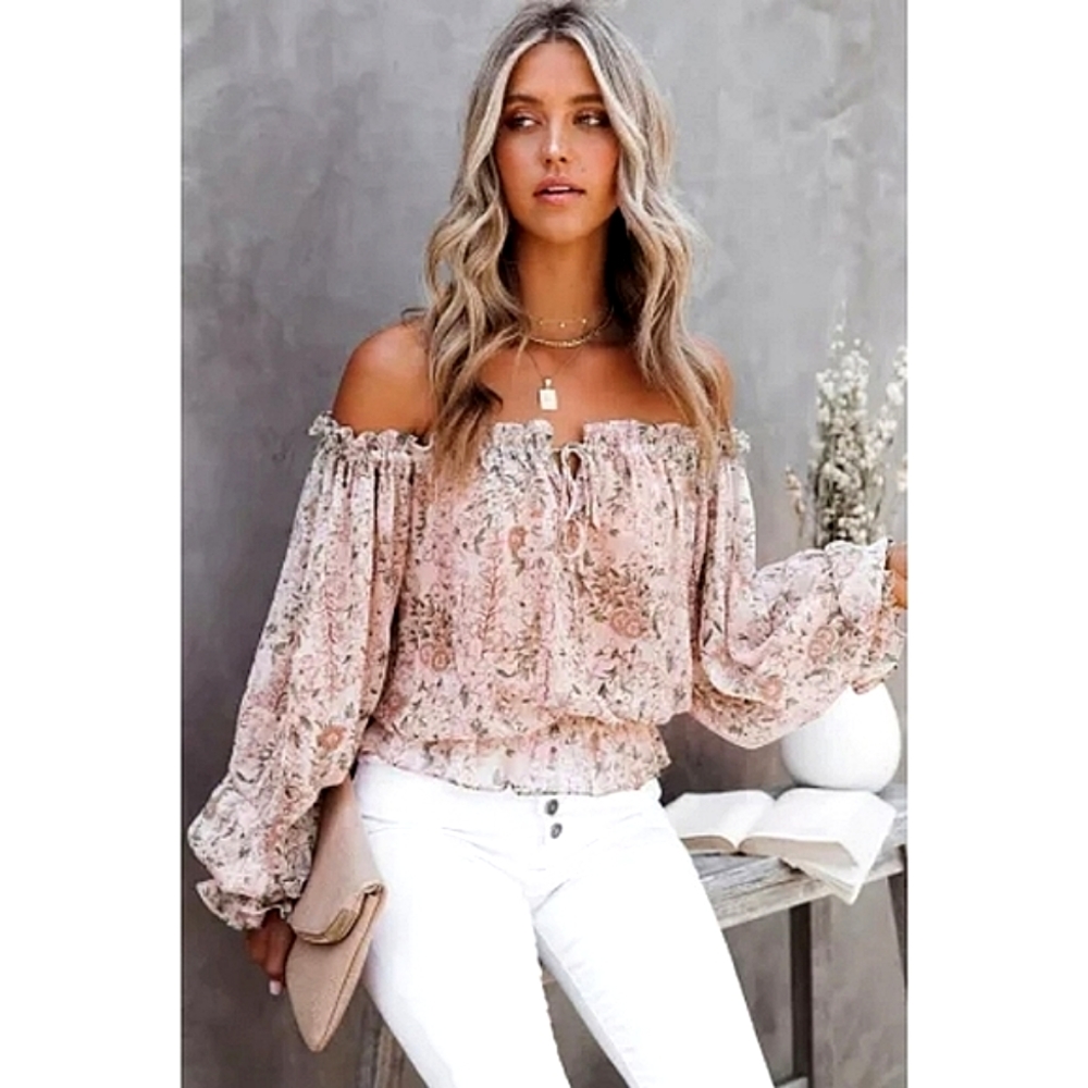 LAST ONE! Plus Size Off The Shoulder Floral Top - Picture 4 of 6
